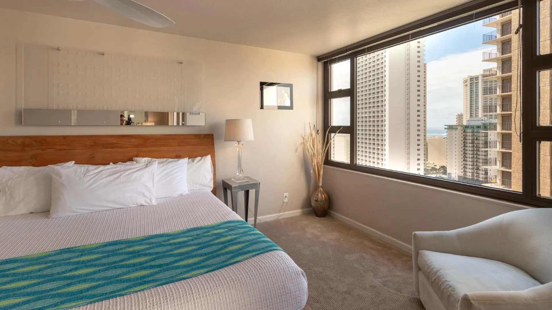 Block To Beach! Waikiki Banyan 21St Floor Deluxe Ocean View Honolulu 0*,  United States