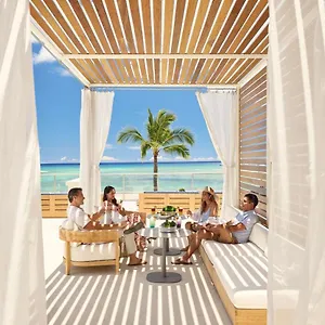 Outrigger Reef Waikiki Semesteranläggning (resort)